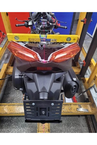 Yamaha Xmax 250 Şase Düzeltme