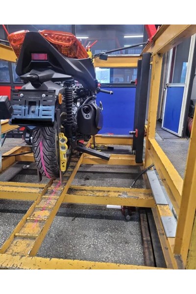 Yamaha Xmax 250 Şase Düzeltme
